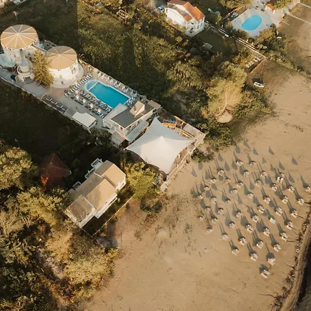 מלון דירות Island Annex 4*
