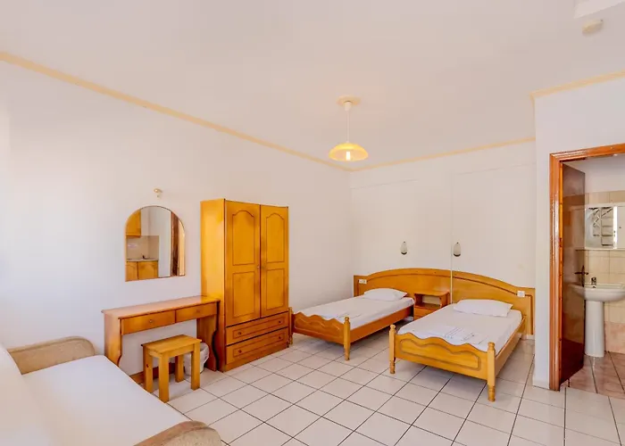 Island Annex 4* Kávosz