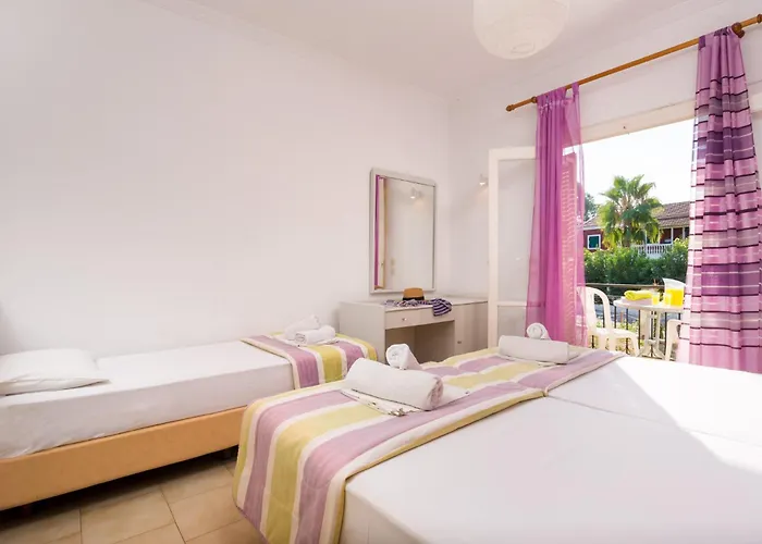 Island Annex 4* Kávosz